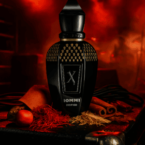 éjszakai vörös világítású Tommi Deified parfüm az Zeniche Parfüméria kínálatában.