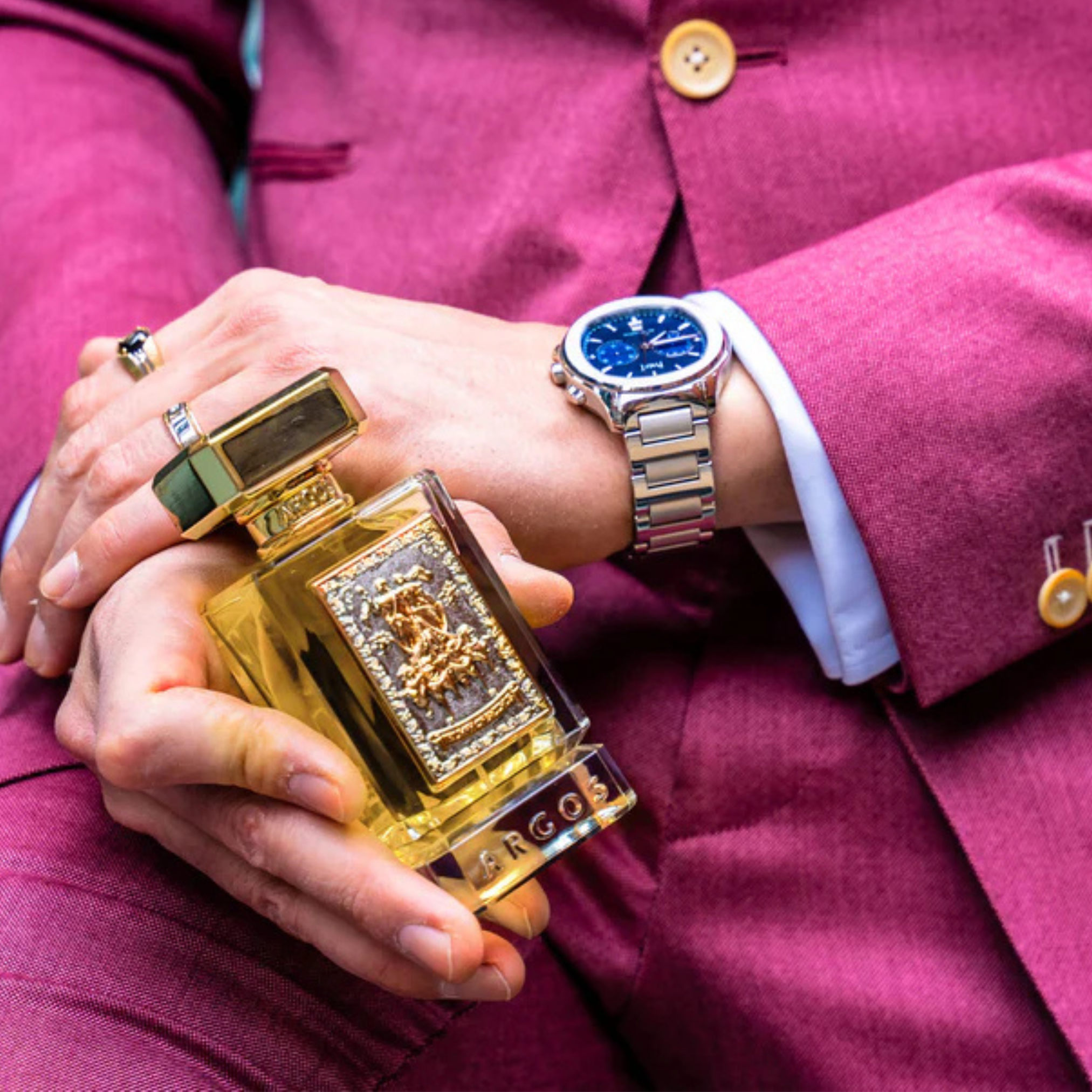 N. Luxus parfüm és óra a Zeniche Parfüméria kínálatából, elegáns megjelenéshez.